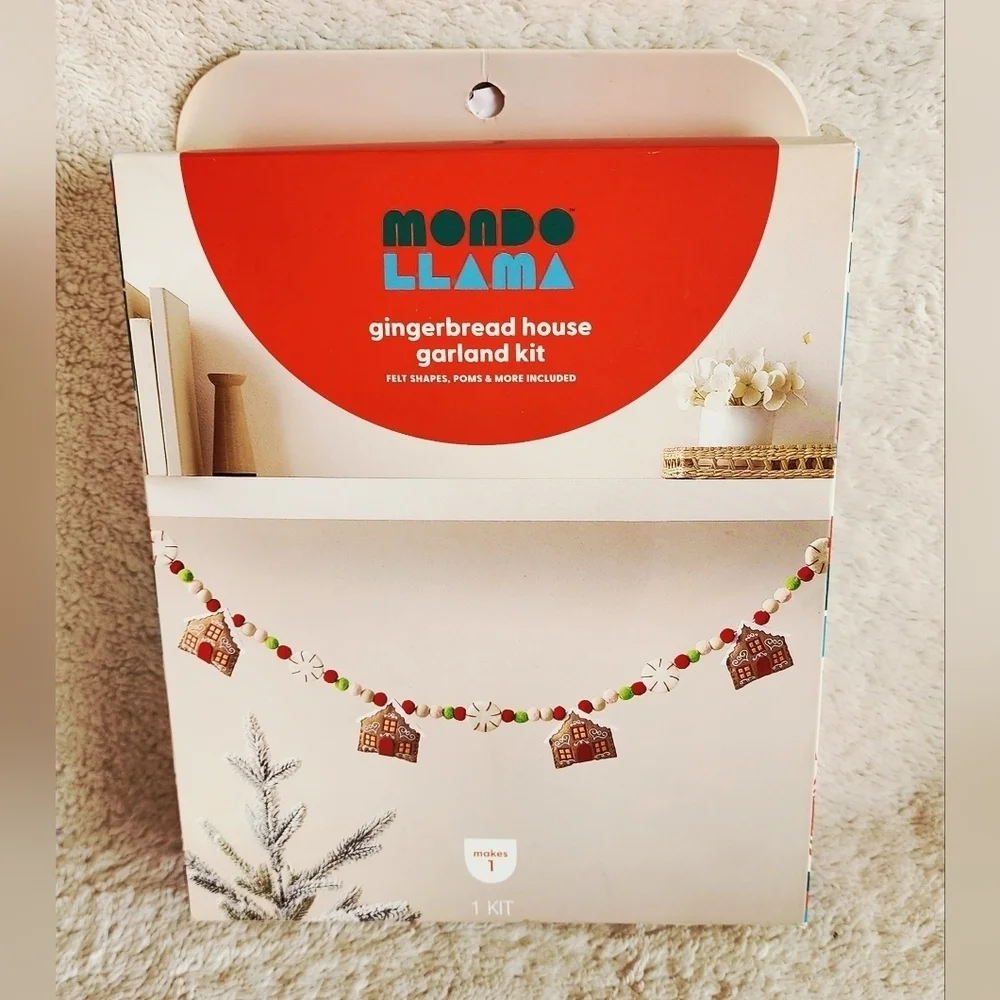 NWT Christmas Craft Gingerbread House and Peppermint Garland make your own kit